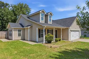 518 Hammond Farms Rd, Hope Mills, NC 28348 - Photo 2