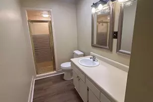 203 W 30th St, Lumberton, NC 28358 - Photo 6