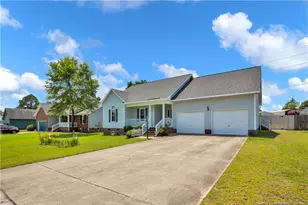 380 Eileen Dr, Spring Lake, NC 28390 - Photo 2
