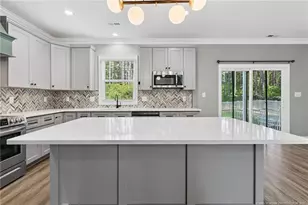 30261 East Lake Dr, Wagram, NC 28396 - Photo 10