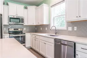 170 Lakeview Dr, Southern Pines, NC 28387 - Photo 12