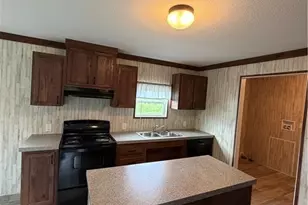 888 Roberta Rd, Fairmont, NC 28340 - Photo 8