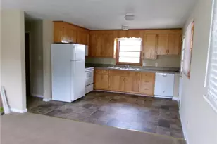 301 W Vinson Ave, Autryville, NC 28318 - Photo 6