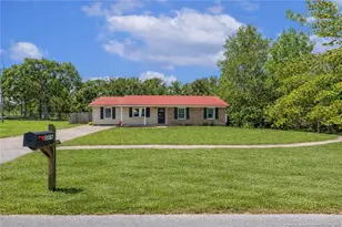 6106 Lexington Dr, Hope Mills, NC 28348 - Photo 2