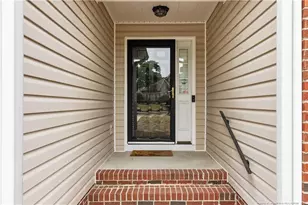 108 Camberly Ln, Aberdeen, NC 28315 - Photo 2