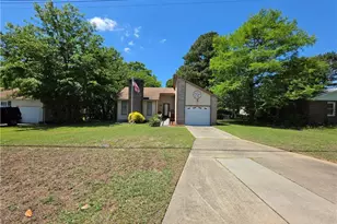 556 Glensford Dr, Fayetteville, NC 28314 - Photo 2