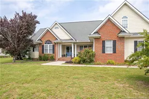 165 Pinecroft Dr, Dunn, NC 28334 - Photo 2
