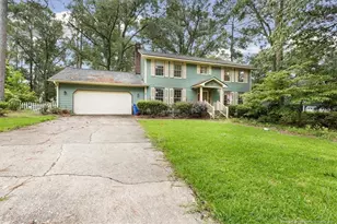 2000 Merrimac Dr, Fayetteville, NC 28304 - Photo 1