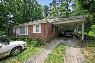 1053 Hargrove St, Henderson, NC 27536 - Photo 2