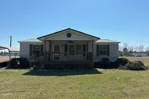930 Island Grove Rd, Maxton, NC 28364 - Photo 1