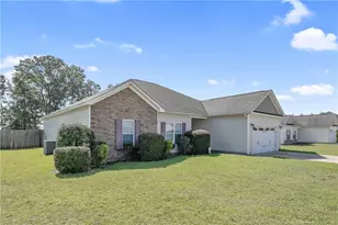132 Pilot Ave, Raeford, NC 28376 - Photo 2