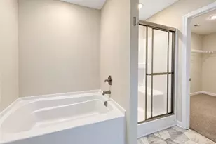 4050 Racking Horse Rd, Hope Mills, NC 28348 - Photo 16