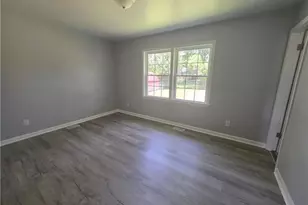 7604 Hamburg Dr, Fayetteville, NC 28303 - Photo 10