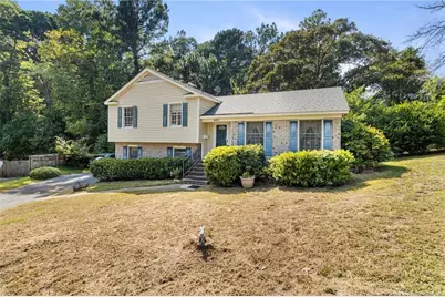 453 Bay Shore Drive, Fayetteville, NC 28311 - Photo 2