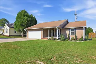 108 Eileen Dr, Spring Lake, NC 28390 - Photo 4