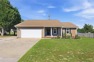 108 Eileen Dr, Spring Lake, NC 28390 - Photo 2