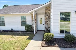 5717 Trevino St, Hope Mills, NC 28348 - Photo 2