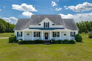 16 Craven Dr, Lumberton, NC 28358 - Photo 1