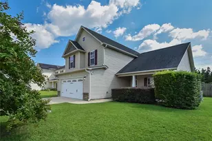 614 Hogart St, Raeford, NC 28376 - Photo 2