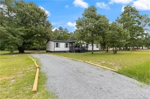 137 Huckabee St, Raeford, NC 28376 - Photo 2