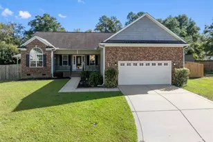 1812 Citidancer Ct, Hope Mills, NC 28348 - Photo 2