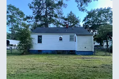 505 E Sixth Avenue, Raeford, NC 28376 - Photo 8