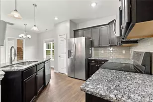 1597 Mount Rainer Dr, Fayetteville, NC 28301 - Photo 14