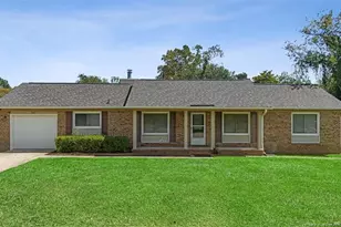 1075 Pleasant Oak Dr, Fayetteville, NC 28314 - Photo 1
