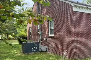 209 S Patterson St, Maxton, NC 28364 - Photo 10