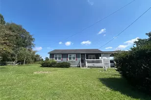 178 Sunshine Ln, Clinton, NC 28328 - Photo 2