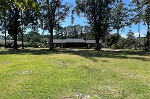1502 Lakeview Rd, Fairmont, NC 28340 - Photo 4