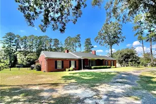 1502 Lakeview Rd, Fairmont, NC 28340 - Photo 1