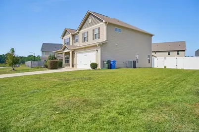 852 Bellingham Way, Fayetteville, NC 28312 - Photo 2