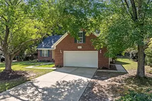 5617 Finish Line Dr, Hope Mills, NC 28348 - Photo 2