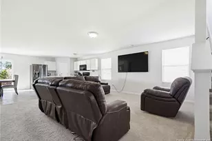 913 Sapphire Stone Ln, Hope Mills, NC 28348 - Photo 4