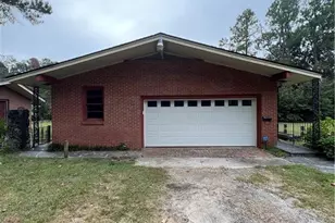 1405 Lakeview Rd, Fairmont, NC 28340 - Photo 6