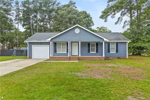 900 Hollydale Ln, Fayetteville, NC 28314 - Photo 2