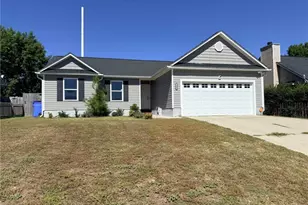 5800 Pepperbush Dr, Fayetteville, NC 28304 - Photo 1