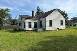 702 S Main St, Fairmont, NC 28340 - Photo 1