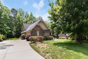 3027 Carrington Ln, Sanford, NC 27330 - Photo 2