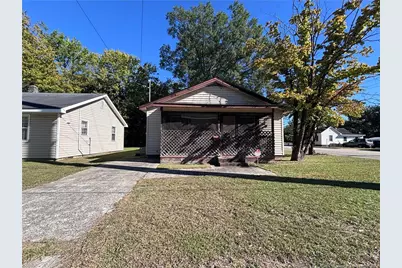 1000 N King Avenue, Dunn, NC 28334 - Photo 1