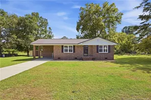 109 E Walnut St, Bladenboro, NC 28320 - Photo 1