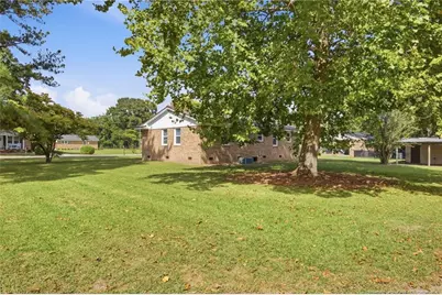 109 E Walnut Street, Bladenboro, NC 28320 - Photo 40