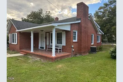 209 N Watauga Avenue, Dunn, NC 28334 - Photo 1