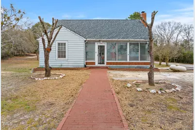 607 Henderson Street, Hamlet, NC 28345 - Photo 1