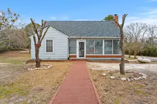 607 Henderson St, Hamlet, NC 28345 - Photo 1