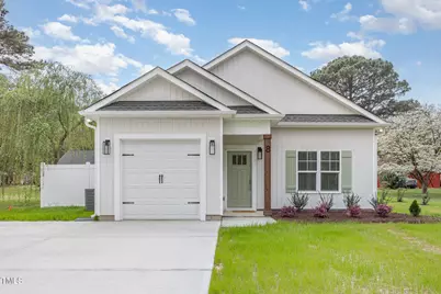 8 Nottingham Place, Smithfield, NC 27577 - Photo 1