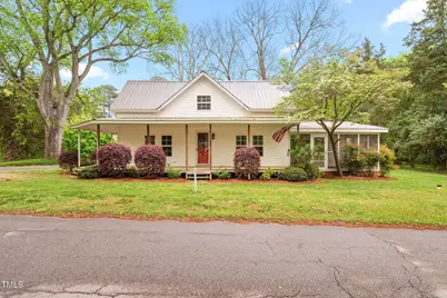 323 Coral Avenue, Goldston, NC 27252 - Photo 1