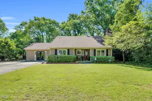 704 N Orange Ave, Dunn, NC 28334 - Photo 1