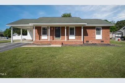 101 Pine Street, Dunn, NC 28334 - Photo 1